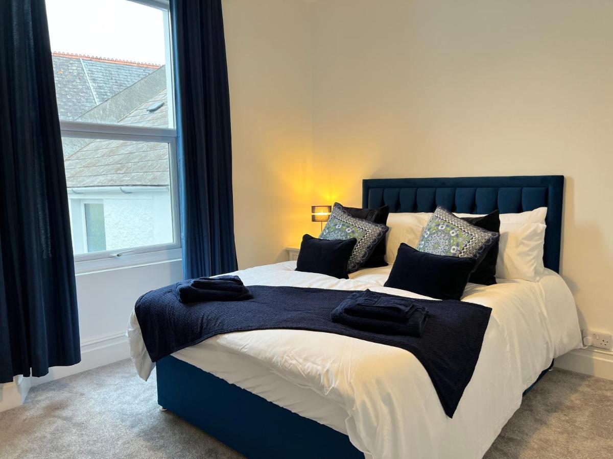 Heathcliff - 5 Bedroom House In Town Centre Tenby Exterior foto