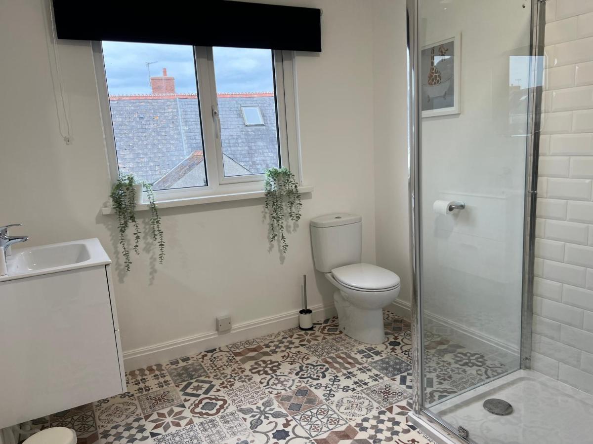 Heathcliff - 5 Bedroom House In Town Centre Tenby Exterior foto